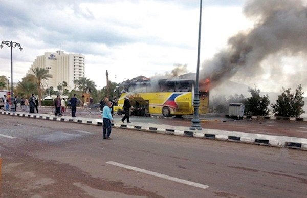 Blast hits Sinai tourist bus 1