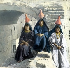 arab water carrier girls
