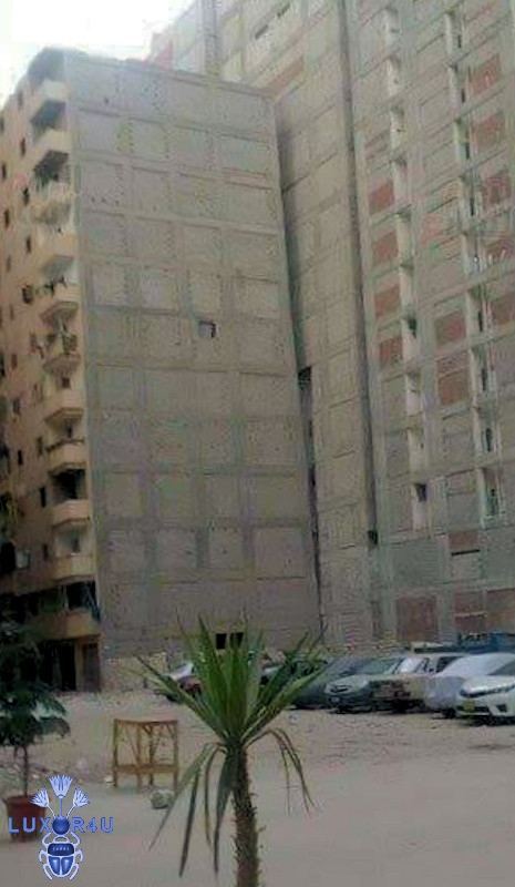 Leaning block of flats Alex