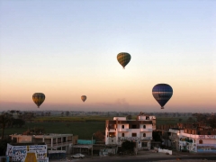Jan 2007 - 5th - Balloons over Qurna