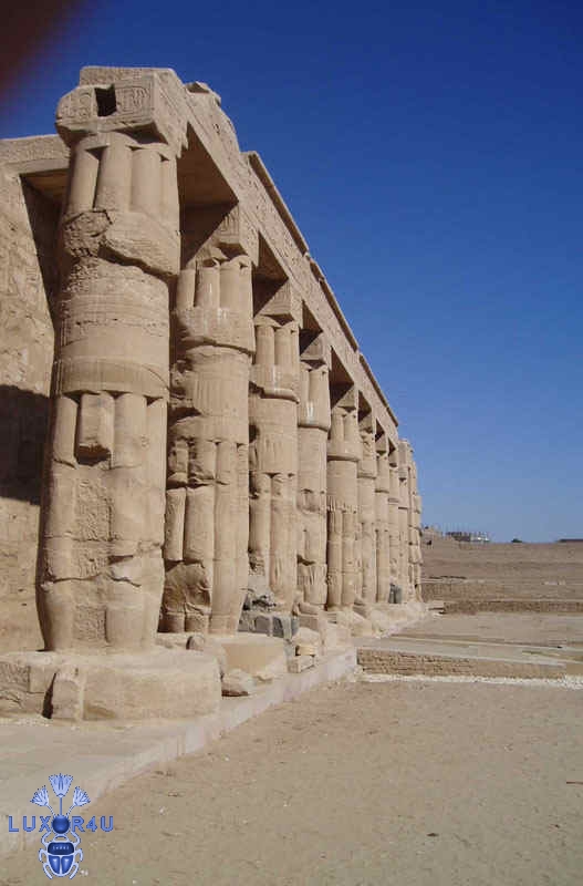 Columns at Temple of Set 1