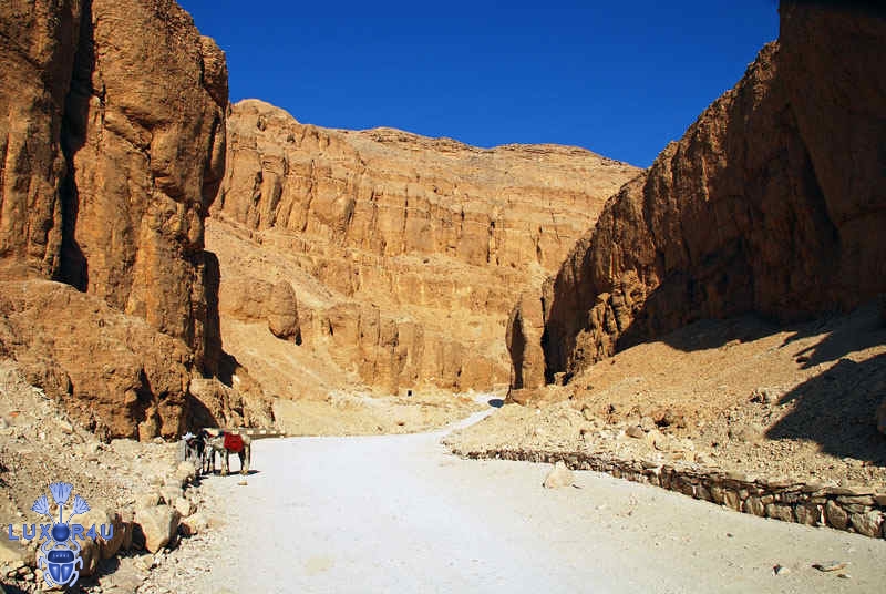 Sept 2007 - 4th - The Road To Ay (KV 23)