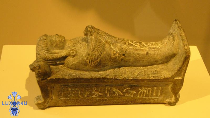 Statuette of prince Thutmose on a bier