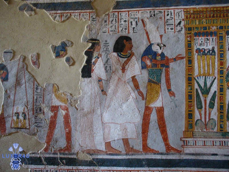 Tomb of Roy detail